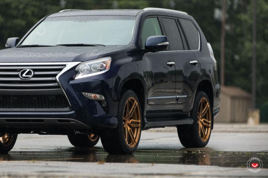 Детали экстерьера Lexus GX460 on Vossen Wheels (HC-1.6) 2017 года  (фото 15 из 34)